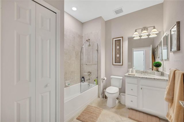 5815 WAKE FOREST RUN 103, Lakewood Ranch, FL 34211