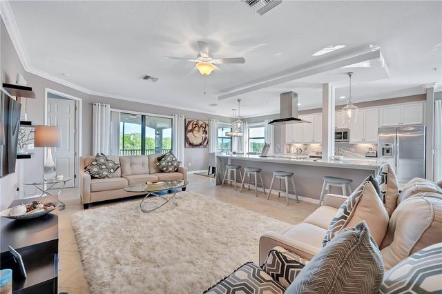 5815 WAKE FOREST RUN 103, Lakewood Ranch, FL 34211