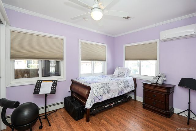 58 Elm Court, New Hyde Park, NY 11040