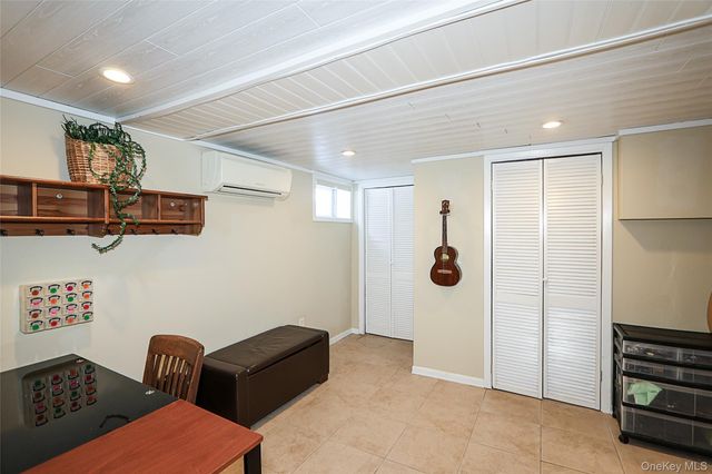 58 Elm Court, New Hyde Park, NY 11040