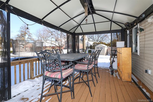 58 Elm Court, New Hyde Park, NY 11040