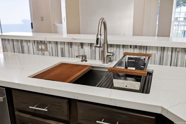 1722 JOY SPG, New Braunfels, TX 78130