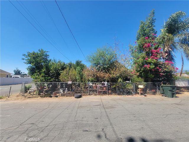 7190 Vine, Highland, CA 92346