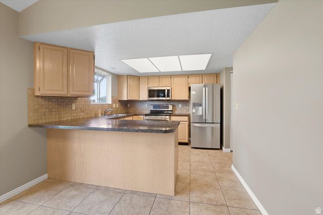 5371 S 600 E, South Ogden, UT 84405