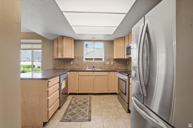 5371 S 600 E, South Ogden, UT 84405