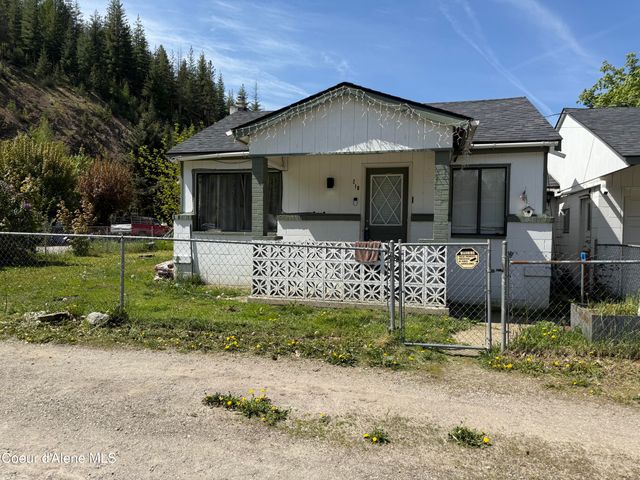 210 B St, Smelterville, ID 83868