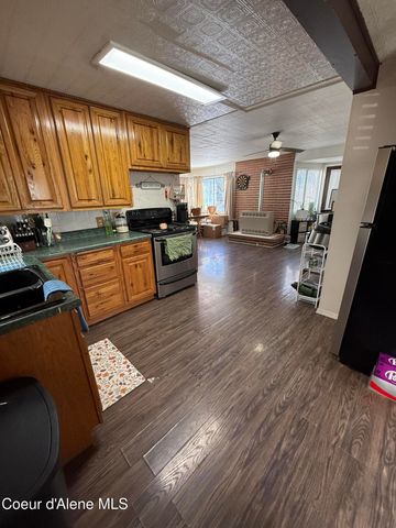 210 B St, Smelterville, ID 83868