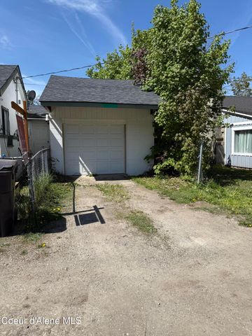 210 B St, Smelterville, ID 83868