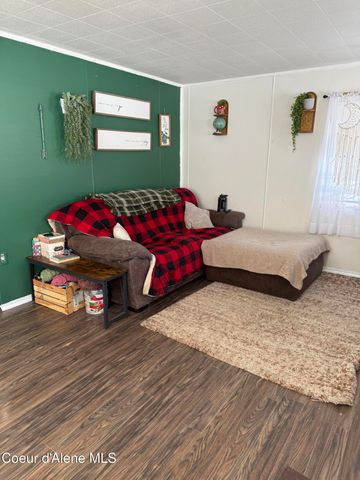 210 B St, Smelterville, ID 83868