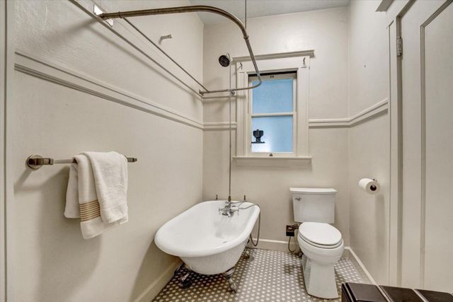 89 Yosemite Avenue, Oakland, CA 94611