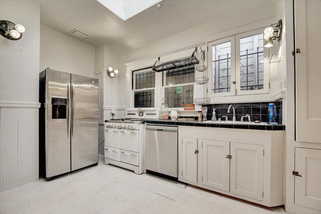 89 Yosemite Avenue, Oakland, CA 94611