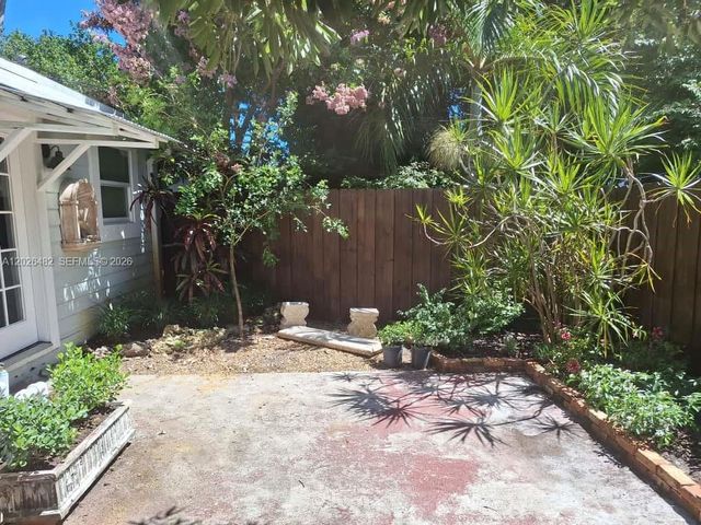 1121 NE 1st Ave 2, Fort Lauderdale, FL 33304