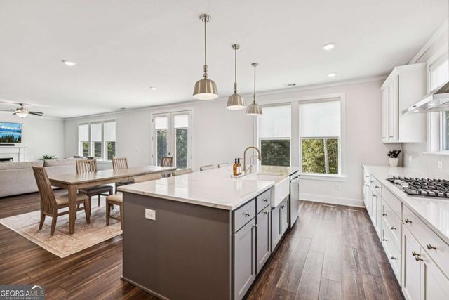 8160 Beryl Overlook, Gainesville, GA 30506