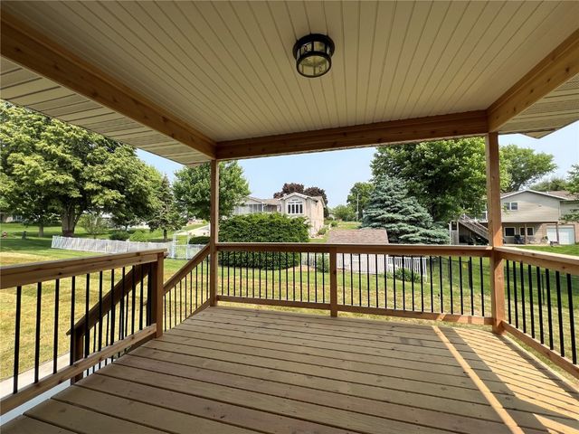 819 Prairie View Drive, West Branch, IA 52358