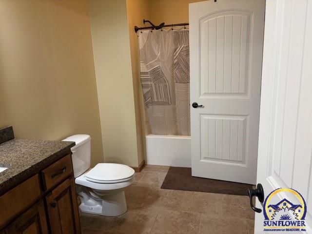 4420 SW Shenandoah RD, Topeka, KS 66610