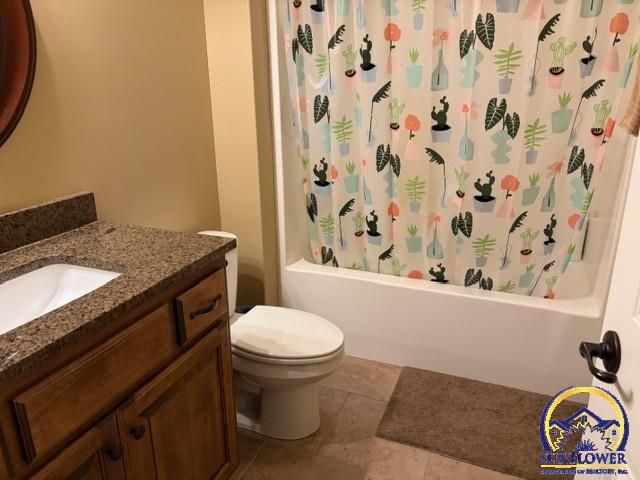 4420 SW Shenandoah RD, Topeka, KS 66610