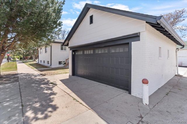 2905 W 39th Avenue, Denver, CO 80211