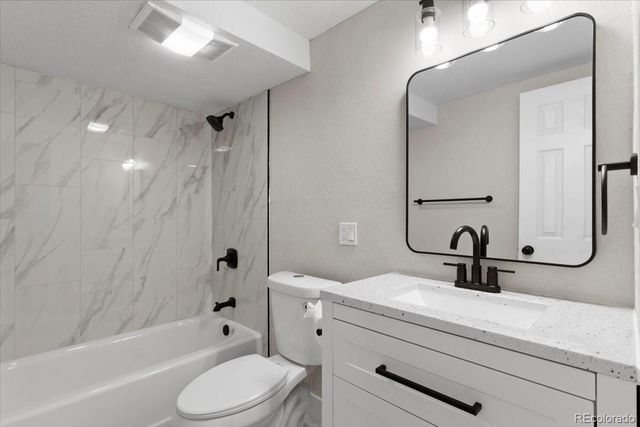 2905 W 39th Avenue, Denver, CO 80211