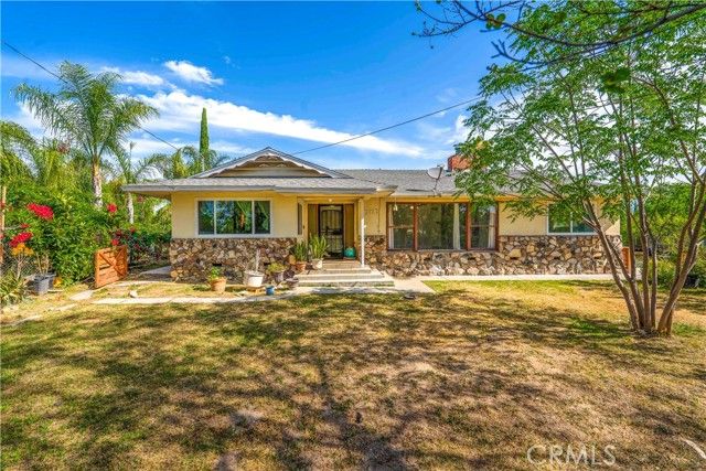 2122 Roosevelt Avenue, San Bernardino, CA 92411