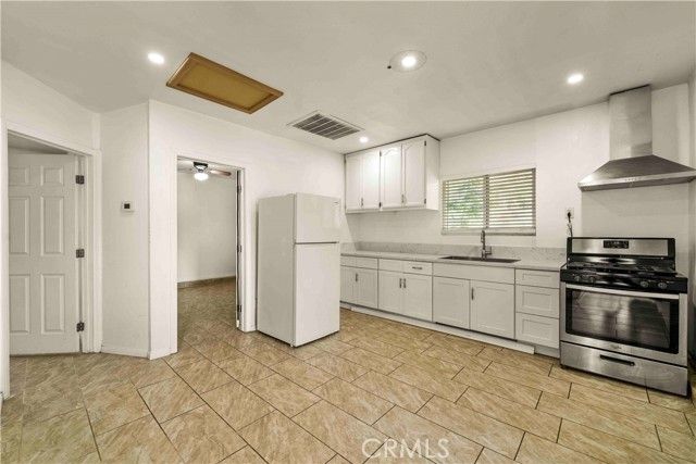2122 Roosevelt Avenue, San Bernardino, CA 92411
