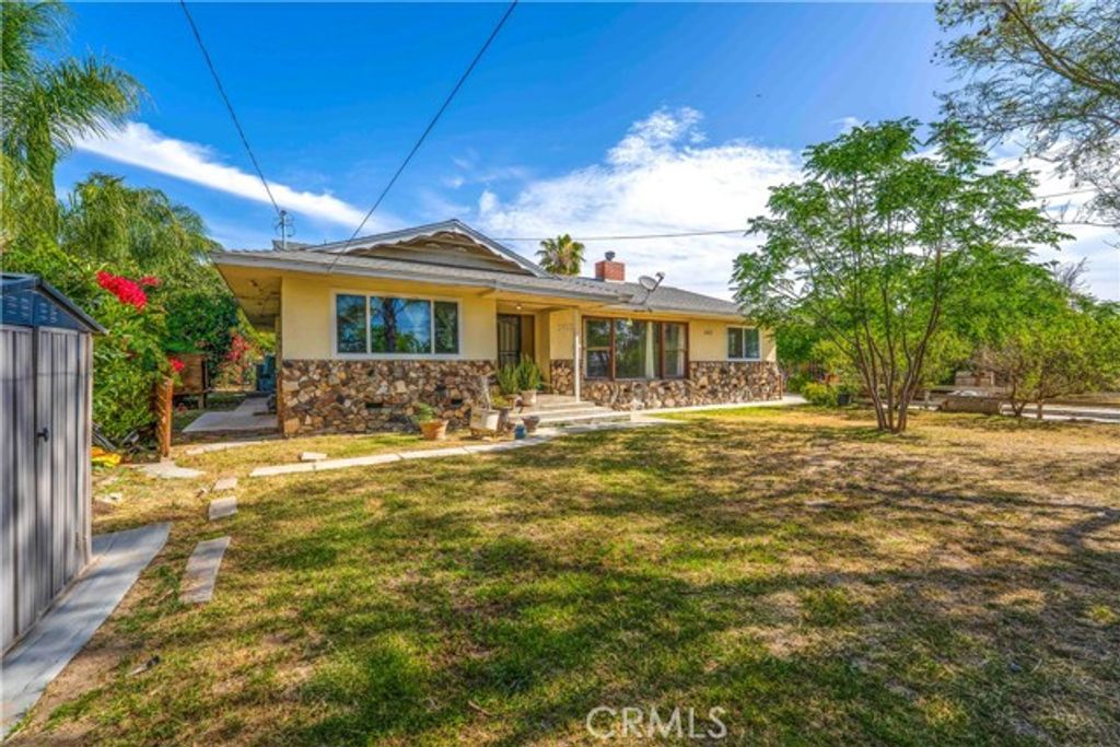 2122 Roosevelt Avenue, San Bernardino, CA 92411