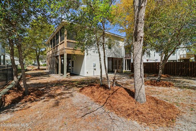 168 NW 6th Street, Oak Island, NC 28465