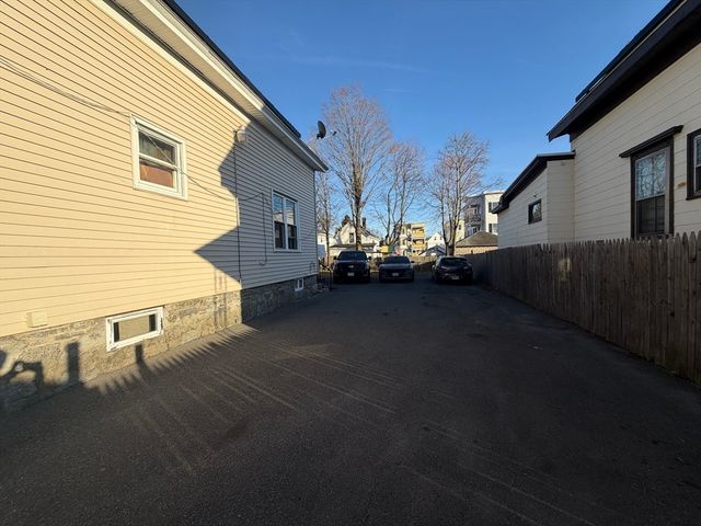 28-32 Chester St, Lawrence, MA 01843