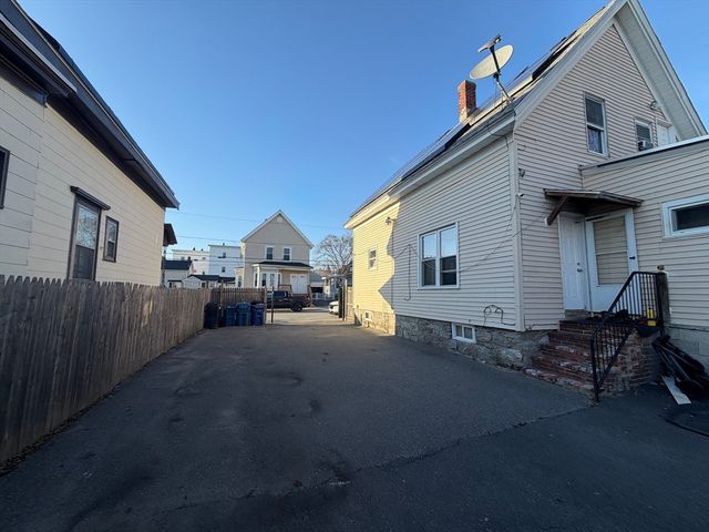 28-32 Chester St, Lawrence, MA 01843