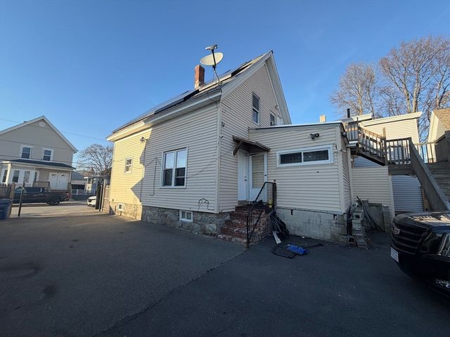 28-32 Chester St, Lawrence, MA 01843