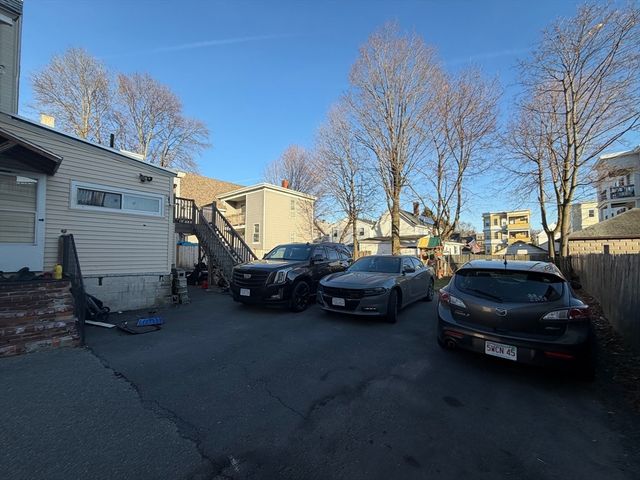 28-32 Chester St, Lawrence, MA 01843