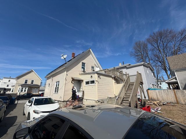 28-32 Chester St, Lawrence, MA 01843