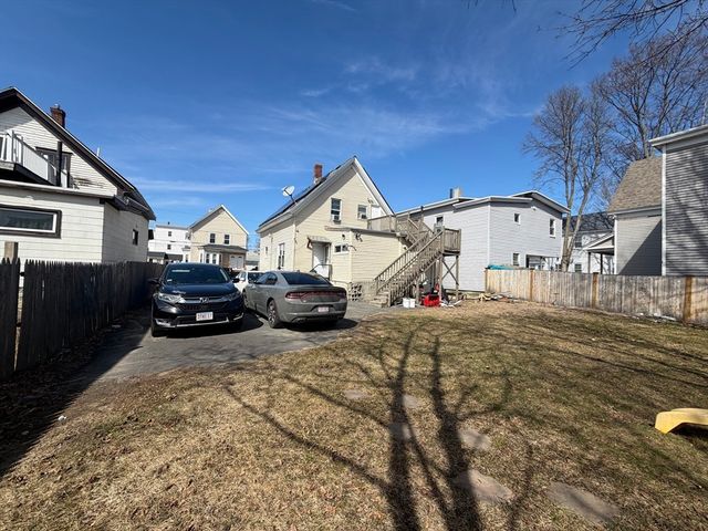 28-32 Chester St, Lawrence, MA 01843