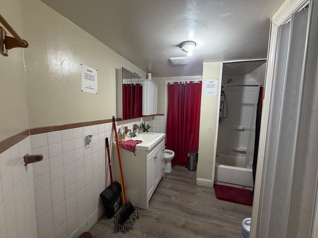 28-32 Chester St, Lawrence, MA 01843