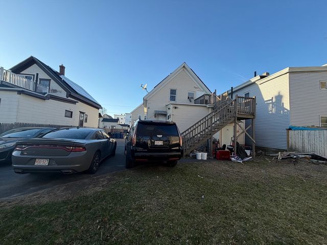 28-32 Chester St, Lawrence, MA 01843