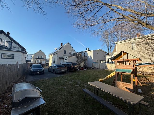 28-32 Chester St, Lawrence, MA 01843