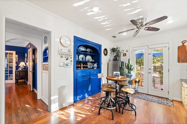 804 Prairie Avenue, Cleburne, TX 76033