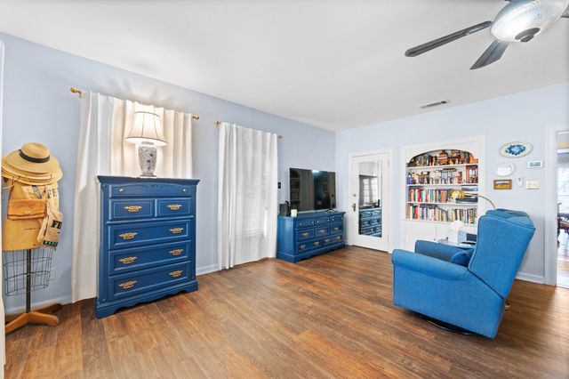 804 Prairie Avenue, Cleburne, TX 76033