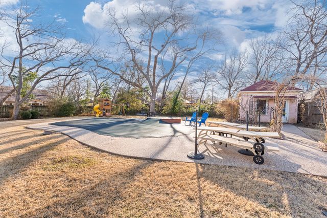 804 Prairie Avenue, Cleburne, TX 76033