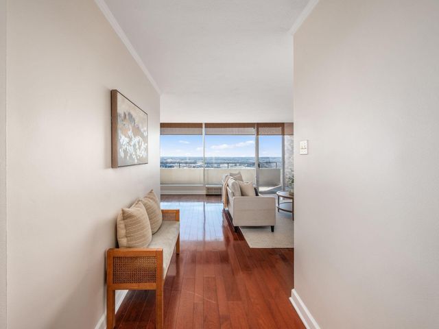 1000 Urlin Avenue, 920, Columbus, OH 43212