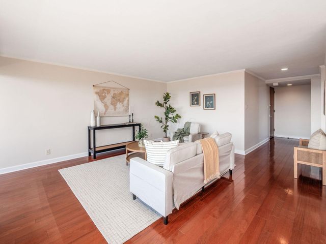 1000 Urlin Avenue, 920, Columbus, OH 43212