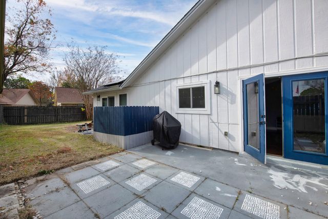 714 Little Crescent Street, Fort Walton Beach, FL 32547