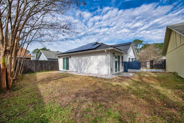 714 Little Crescent Street, Fort Walton Beach, FL 32547