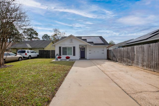 714 Little Crescent Street, Fort Walton Beach, FL 32547