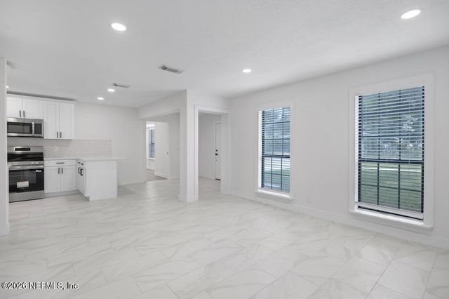 6015 ROYAL ESTATES Place, Jacksonville, FL 32277