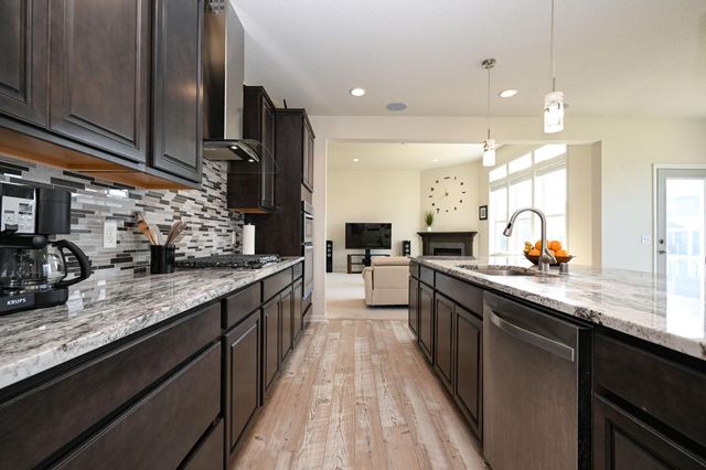 9343 Compass Pointe Road, Woodbury, MN 55129