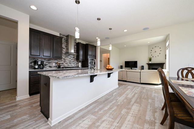 9343 Compass Pointe Road, Woodbury, MN 55129