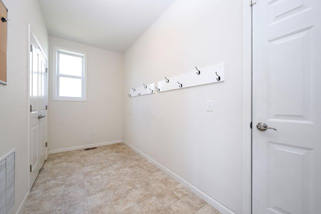 9343 Compass Pointe Road, Woodbury, MN 55129