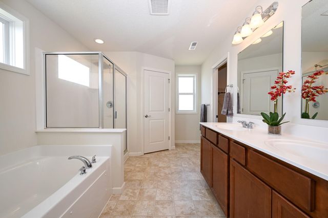 9343 Compass Pointe Road, Woodbury, MN 55129