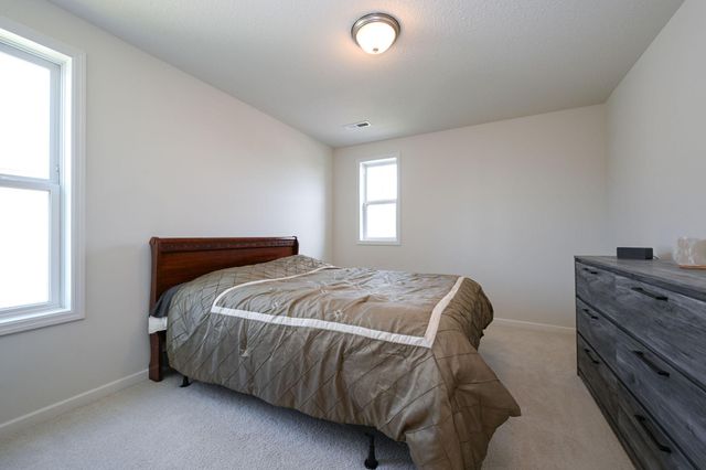 9343 Compass Pointe Road, Woodbury, MN 55129