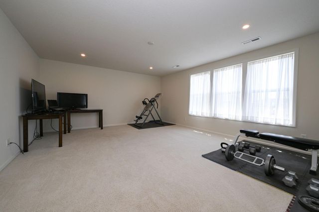 9343 Compass Pointe Road, Woodbury, MN 55129